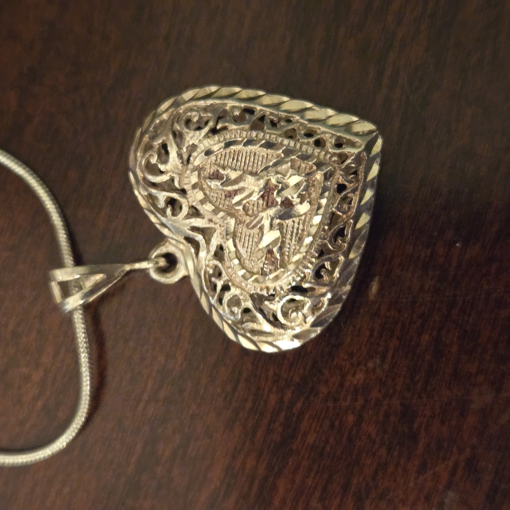 Elegant Sterling Silver Diamond Cut Heart Pendant Necklace - Picture 7 of 7